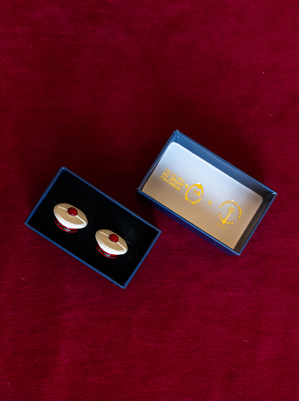 Boutons de manchettes « bâchi »