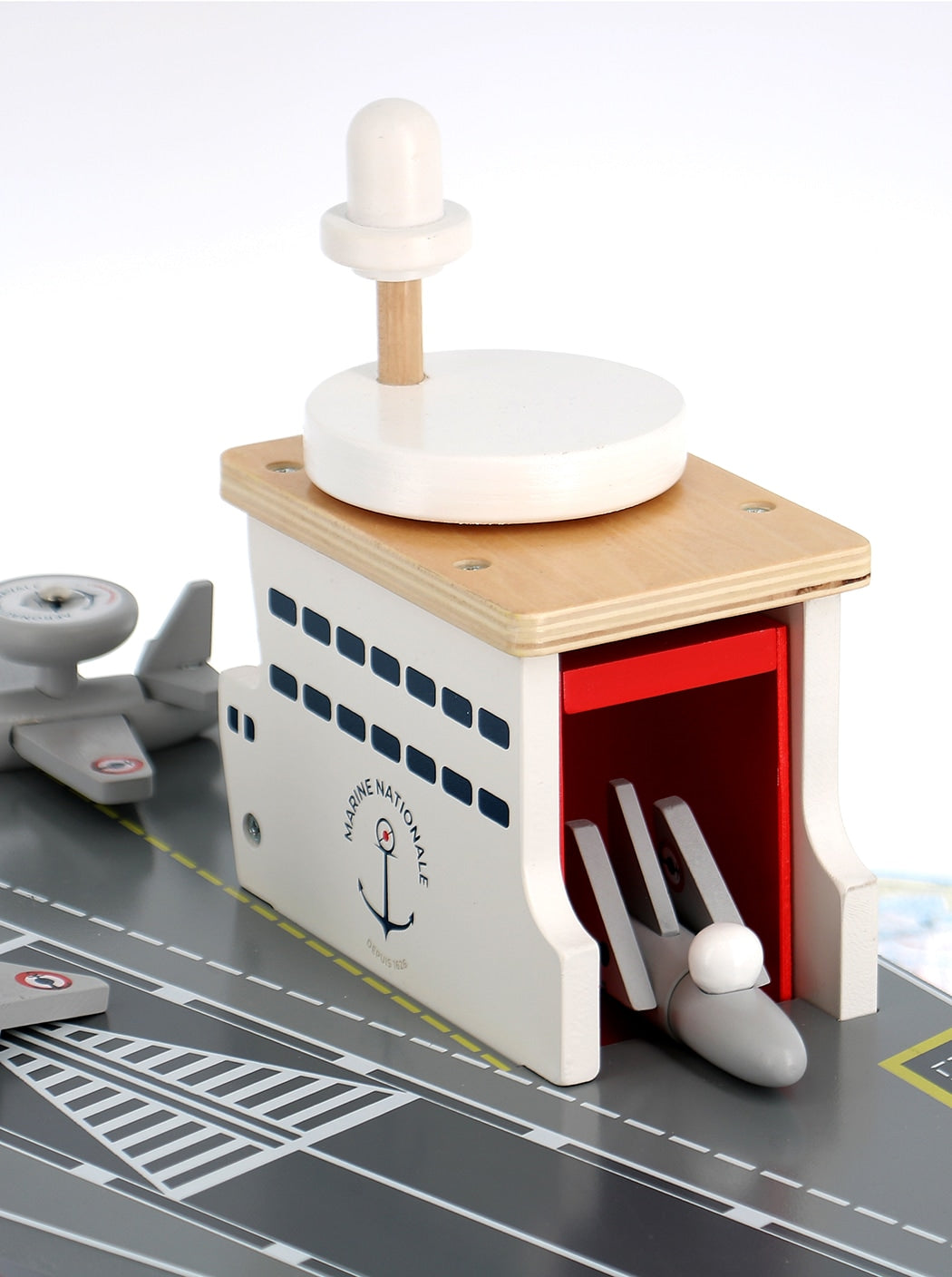 Porte-avions en bois